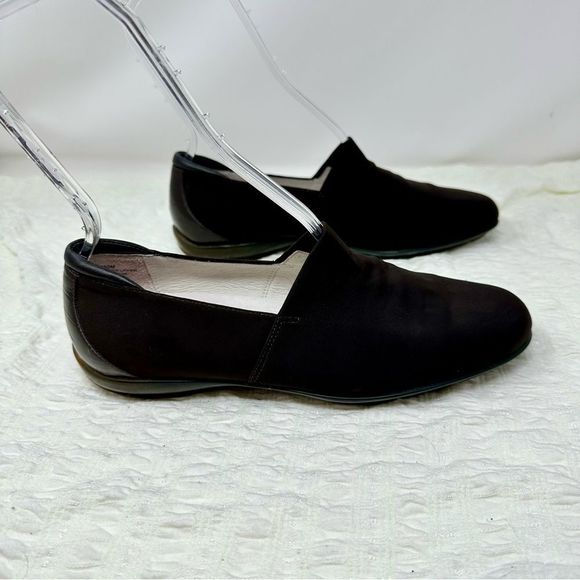 Donald J Pliner Cavat Flats- Size 8.5 - Picture 4 of 12